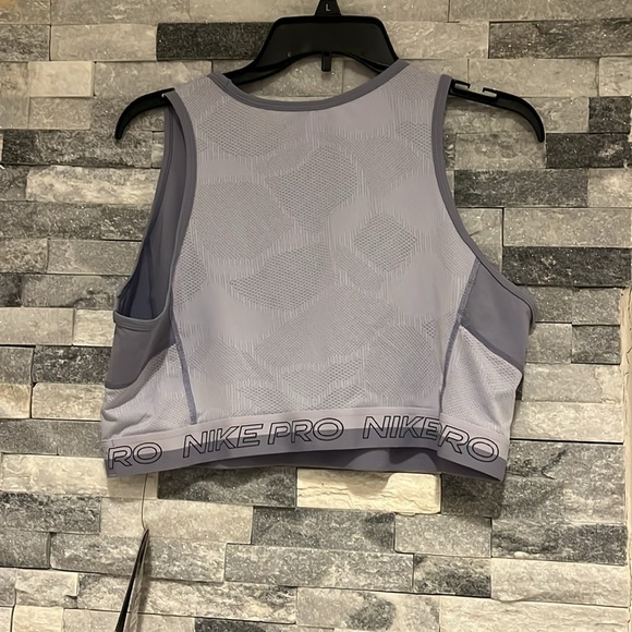 New!! Nike Pro women's crop bra top - Picture 3 of 5